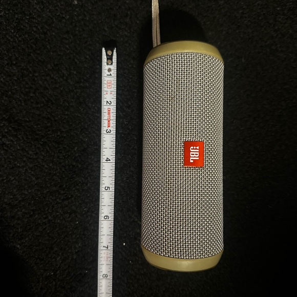 JBL Speaker - Picture 2 of 5
